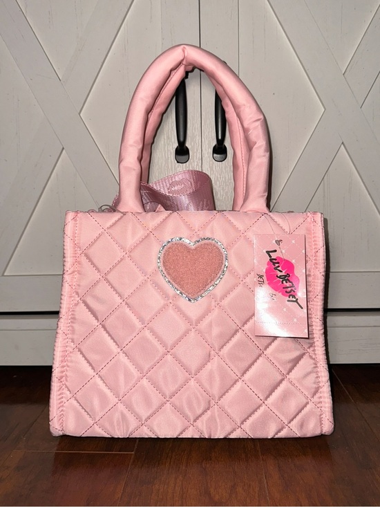 Betsey Johnson Handbags - Betsey Johnson LBSIAN Quilted Heart Tote in Blush Pink